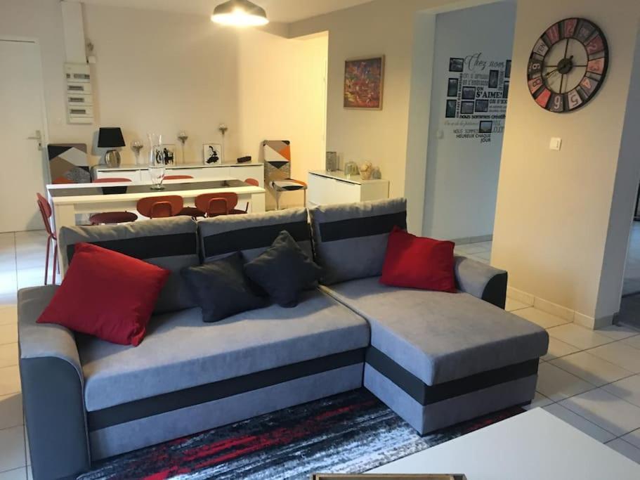 Centre Pierrefonds Superbe Appartement + Parking Εξωτερικό φωτογραφία