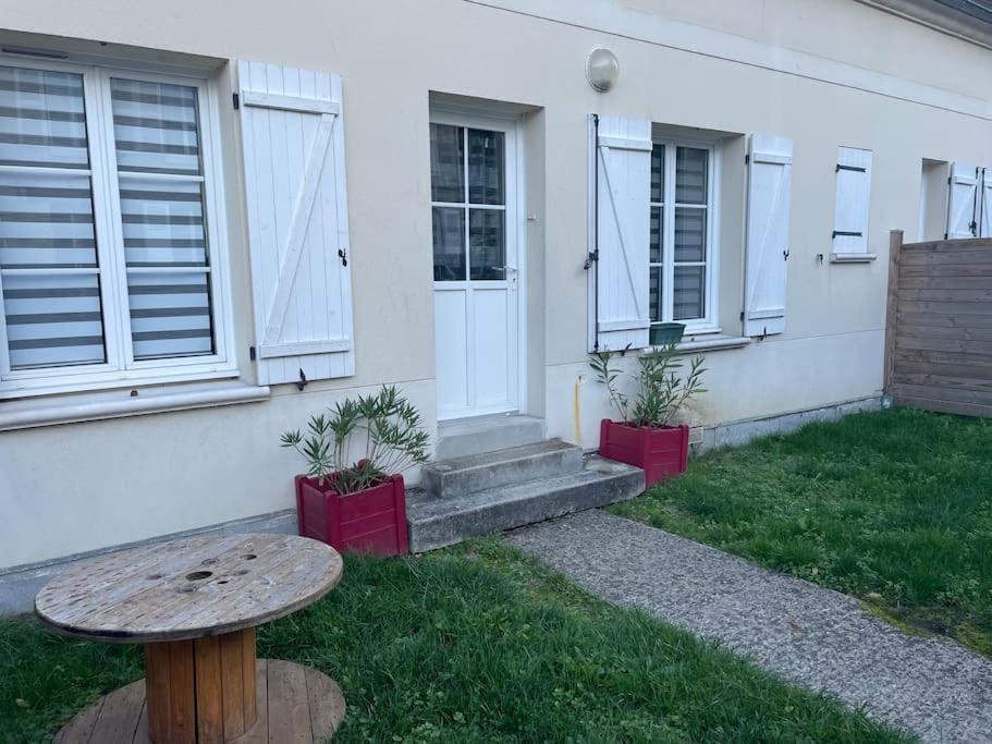 Centre Pierrefonds Superbe Appartement + Parking Εξωτερικό φωτογραφία